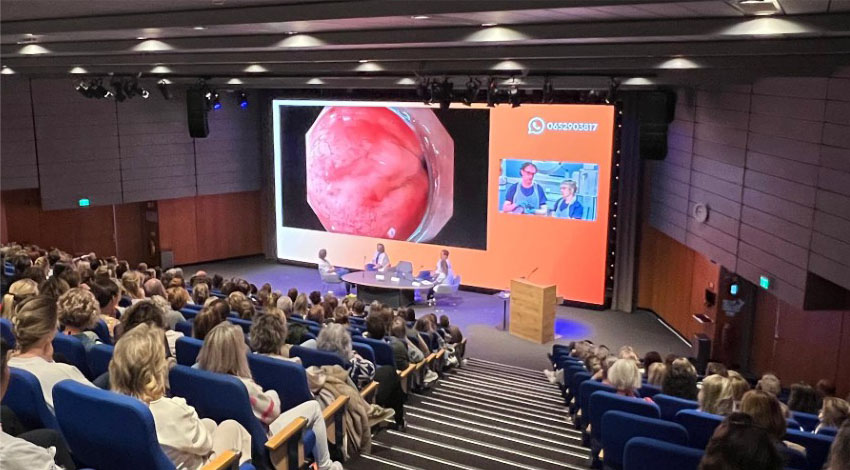 Live endoscopie op het podium