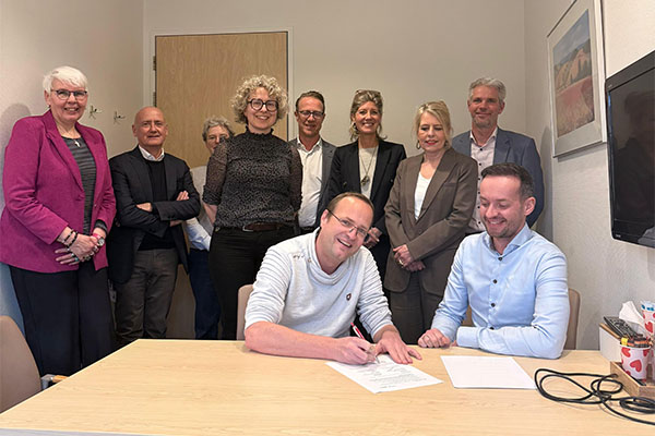 Ondertekening samenwerking Hartcentra van Frisius MC en UMCG
