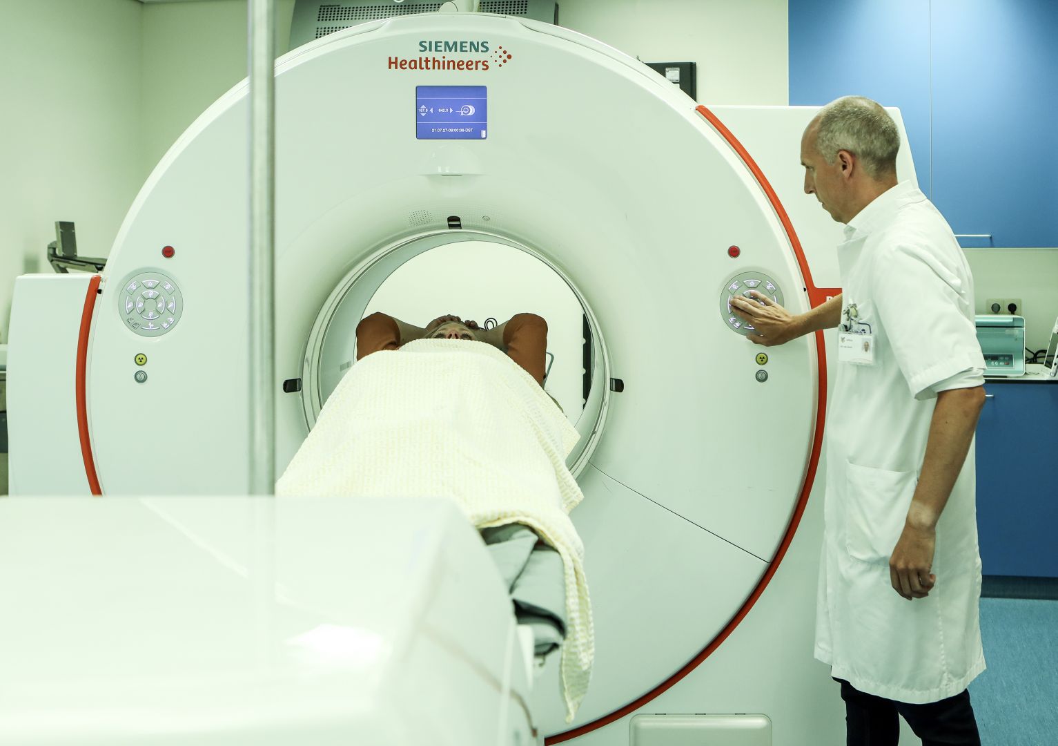 Pet-ct scanner