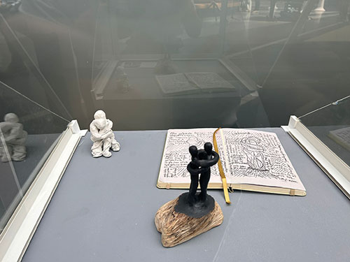 expositie Een gebaar in beeld - knuffel